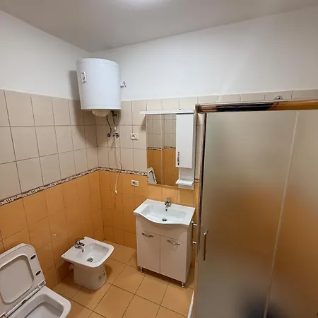 Modern Beachfront In Views 公寓 Shëngjin